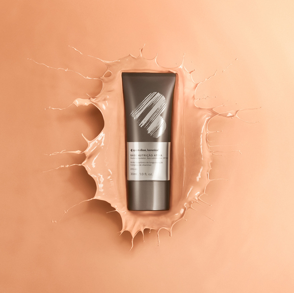 Photograph Studio Lugui Cosmetic Splash on One Eyeland
